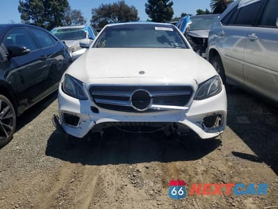 Piąte zdjęcie samochodu w środku: 2019 MERCEDES-BENZ E 300 VIN:WDDZF4JB8KA506501 - miniatura