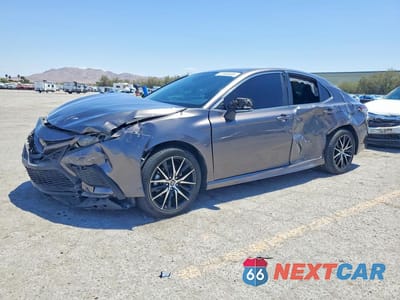 2024 TOYOTA CAMRY SE 4T1G11AK0RU861617 - główne zdjęcie licytacji z USA - miniatura