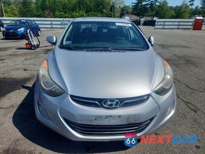 Piąte zdjęcie samochodu w środku: 2011 HYUNDAI ELANTRA LIMITED VIN:5NPDH4AE8BH020059 - miniatura