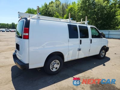 Trzecie zdjęcie samochodu z tyłu: 2015 CHEVROLET EXPRESS G2500 VIN:1GCWGFCG0F1114181 - miniatura