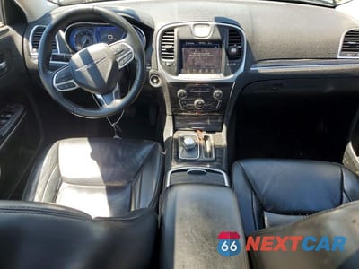 Zdjęcie 8 z 12 samochodu: 2017 CHRYSLER 300 LIMITED VIN:2C3CCAAG5HH552417 - miniatura