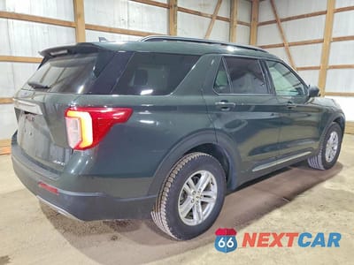 Trzecie zdjęcie samochodu z tyłu: 2022 FORD EXPLORER XLT VIN:1FMSK8DHXNGA90365 - miniatura