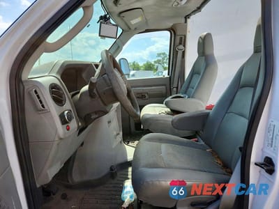 Zdjęcie 7 z 13 samochodu: 2023 FORD ECONOLINE E450 SUPER DUTY CUTAWAY VAN VIN:1FDXE4FN3PDD21622 - miniatura