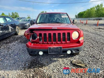 Piąte zdjęcie samochodu w środku: 2011 JEEP PATRIOT SPORT VIN:1J4NF1GB6BD154543 - miniatura