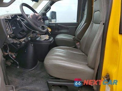 Zdjęcie 7 z 14 samochodu: 2021 GMC SAVANA CUTAWAY G3500 BOX TRUCK VIN:7GZ37TC78MN006627 - miniatura