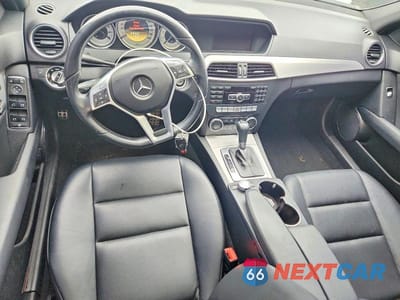 Zdjęcie 8 z 12 samochodu: 2012 MERCEDES-BENZ C 300 4MATIC VIN:WDDGF8BBXCR209553 - miniatura