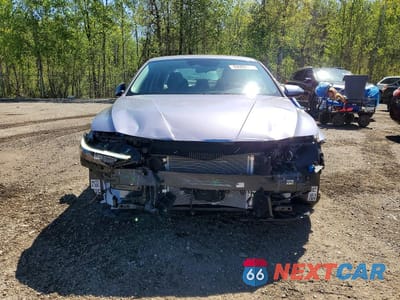 Piąte zdjęcie samochodu w środku: 2026 HYUNDAI ELANTRA LIMITED VIN:KMHLN4DJ6TU195751 - miniatura