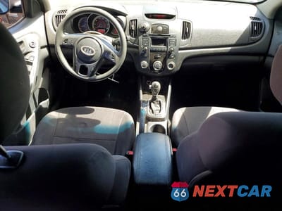 Zdjęcie 8 z 12 samochodu: 2012 KIA FORTE EX VIN:KNAFU4A20C5615884 - miniatura
