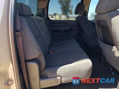 Zdjęcie 10 z 12 samochodu: 2008 CHEVROLET SILVERADO K2500 HEAVY DUTY VIN:1GCHK236X8F147489 - miniatura
