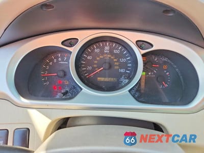 Zdjęcie 9 z 13 samochodu: 2004 TOYOTA HIGHLANDER BASE VIN:JTEDD21A440088044 - miniatura