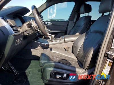 Zdjęcie 7 z 13 samochodu: 2019 BMW X5 XDRIVE50I VIN:5UXJU2C5XKLN66274 - miniatura