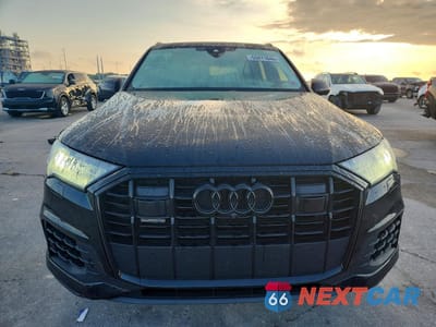 Piąte zdjęcie samochodu w środku: 2023 AUDI Q7 PRESTIGE VIN:WA1VXBF70PD021171 - miniatura
