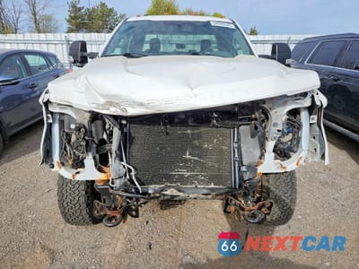 Piąte zdjęcie samochodu w środku: 2019 FORD F350 SUPER DUTY VIN:1FT8X3B67KEF98255 - miniatura