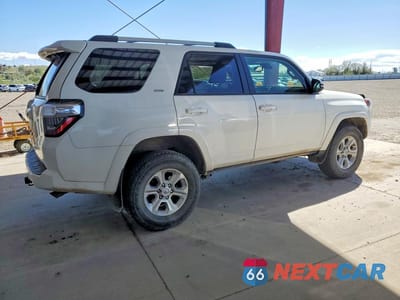 Trzecie zdjęcie samochodu z tyłu: 2022 TOYOTA 4RUNNER SR5 PREMIUM VIN:JTENU5JR4N5980598 - miniatura