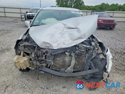 Piąte zdjęcie samochodu w środku: 2009 NISSAN VERSA 1.8 S VIN:3N1BC13E69L359899 - miniatura