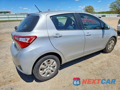 Trzecie zdjęcie samochodu z tyłu: 2018 TOYOTA YARIS 5-DOOR LE VIN:VNKKTUD3XJA096654 - miniatura