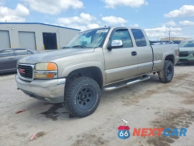 2002 GMC NEW SIERRA K1500 2GTEK19T521249873 - główne zdjęcie licytacji z USA - miniatura