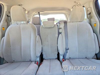 Zdjęcie 10 z 13 samochodu: 2011 TOYOTA SIENNA LE VIN:5TDKK3DCXBS122423 - miniatura