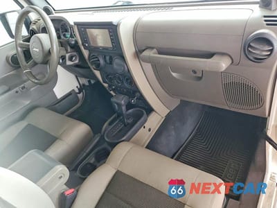 Zdjęcie 8 z 12 samochodu: 2010 JEEP WRANGLER RUBICON VIN:1J4HA6D10AL213966 - miniatura