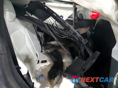 Zdjęcie 11 z 13 samochodu: 2026 TESLA MODEL Y VIN:7SAYGDEE3TF325261 - miniatura