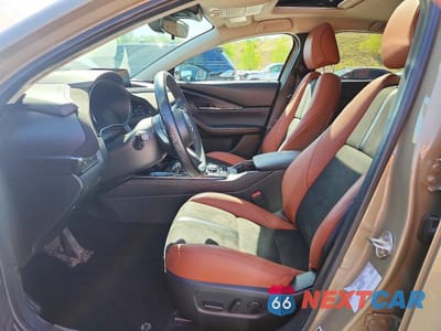 Zdjęcie 7 z 13 samochodu: 2025 MAZDA CX-30 CARBON TURBO VIN:3MVDMBXY4SM767880 - miniatura