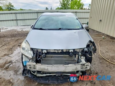 Piąte zdjęcie samochodu w środku: 2013 TOYOTA PRIUS TWO VIN:JTDKN3DU9D5664492 - miniatura