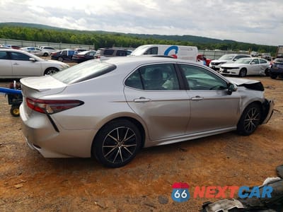Trzecie zdjęcie samochodu z tyłu: 2021 TOYOTA CAMRY SE VIN:4T1G11AKXMU561527 - miniatura