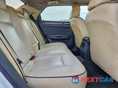 Zdjęcie 10 z 12 samochodu: 2010 CHRYSLER 300 TOURING VIN:2C3CA1CV6AH285019 - miniatura