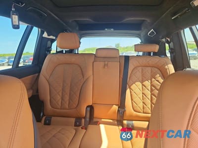 Zdjęcie 10 z 14 samochodu: 2026 BMW X7 XDRIVE40I VIN:5UX23EM02T9328509 - miniatura