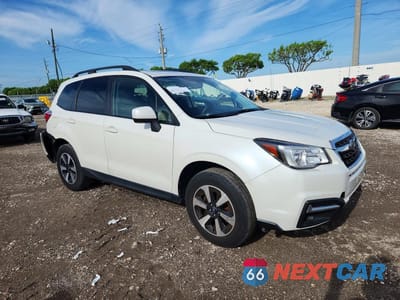 Czwarte zdjęcie samochodu z boku: 2017 SUBARU FORESTER 2.5I PREMIUM VIN:JF2SJAEC2HH508449 - miniatura
