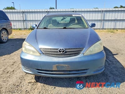Piąte zdjęcie samochodu w środku: 2004 TOYOTA CAMRY LE VIN:4T1BE32K54U813533 - miniatura