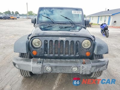 Piąte zdjęcie samochodu w środku: 2008 JEEP WRANGLER UNLIMITED X VIN:1J4GA39168L610000 - miniatura