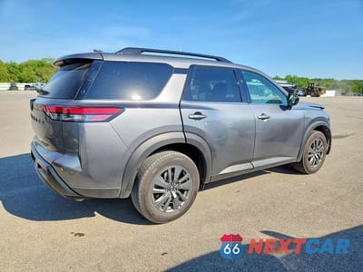 Trzecie zdjęcie samochodu z tyłu: 2026 NISSAN PATHFINDER SV VIN:5N1DR3BE9TC219538 - miniatura