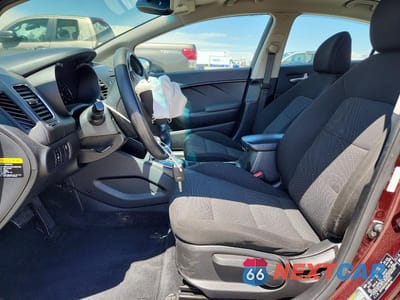 Zdjęcie 7 z 13 samochodu: 2017 KIA FORTE LX VIN:3KPFK4A73HE148525 - miniatura