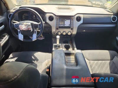 Zdjęcie 8 z 12 samochodu: 2019 TOYOTA TUNDRA SR5 VIN:5TFUW5F13KX777621 - miniatura
