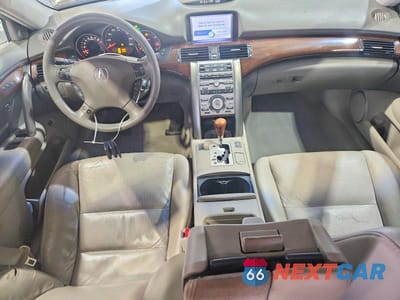 Zdjęcie 8 z 12 samochodu: 2006 ACURA RL VIN:JH4KB16586C010342 - miniatura