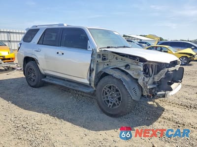 Czwarte zdjęcie samochodu z boku: 2014 TOYOTA 4RUNNER SR5 PREMIUM VIN:JTEBU5JR1E5186547 - miniatura