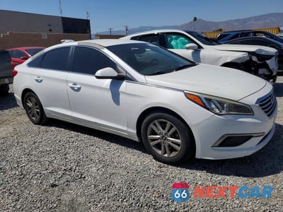 Czwarte zdjęcie samochodu z boku: 2016 HYUNDAI SONATA SE VIN:5NPE24AF3GH359186 - miniatura