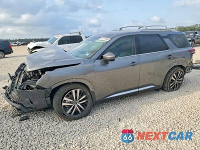 2025 NISSAN PATHFINDER PLATINUM 5N1DR3DG8SC216174 - główne zdjęcie licytacji z USA - miniatura