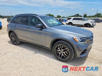 Czwarte zdjęcie samochodu z boku: 2019 MERCEDES-BENZ GLC 300 VIN:WDC0G4JB3KF594029 - miniatura