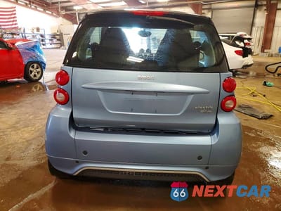 Zdjęcie 6 z 12 samochodu: 2014 SMART FORTWO VIN:WMEEJ9AA6EK774961 - miniatura