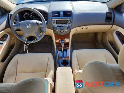 Zdjęcie 8 z 12 samochodu: 2007 HONDA ACCORD EX VIN:1HGCM56717A174023 - miniatura