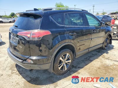 Trzecie zdjęcie samochodu z tyłu: 2017 TOYOTA RAV4 XLE VIN:2T3WFREVXHW374821 - miniatura