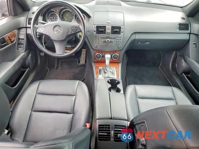 Zdjęcie 8 z 12 samochodu: 2010 MERCEDES-BENZ C 300 4MATIC VIN:WDDGF8BBXAR106176 - miniatura