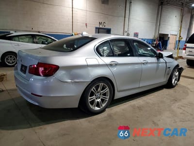 Trzecie zdjęcie samochodu z tyłu: 2013 BMW 528 XI VIN:WBAXH5C59DD115137 - miniatura
