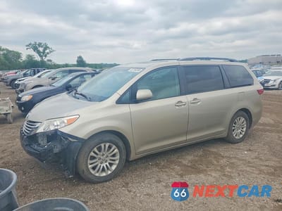 2015 TOYOTA SIENNA XLE PREMIUM 8-PASSENGER 5TDYK3DC5FS680258 - główne zdjęcie licytacji z USA - miniatura