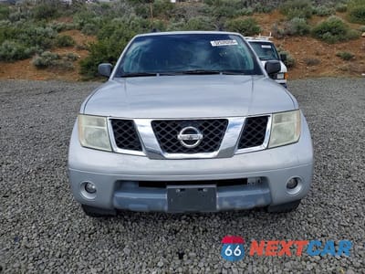 Piąte zdjęcie samochodu w środku: 2005 NISSAN PATHFINDER XE VIN:5N1AR18W55C748852 - miniatura