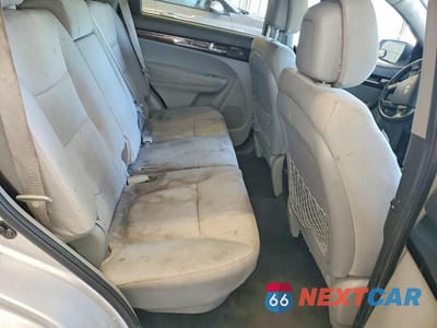 Zdjęcie 11 z 13 samochodu: 2013 KIA SORENTO LX VIN:5XYKTDA24DG351792 - miniatura