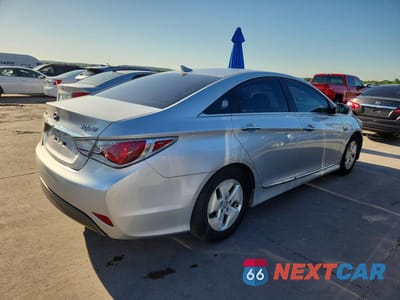 Trzecie zdjęcie samochodu z tyłu: 2012 HYUNDAI SONATA HYBRID VIN:KMHEC4A45CA031244 - miniatura