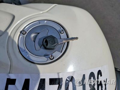 Zdjęcie 8 z 9 samochodu: 2024 YAMAHA YZFR3 A VIN:MH3RH18Y6RK017260 - miniatura